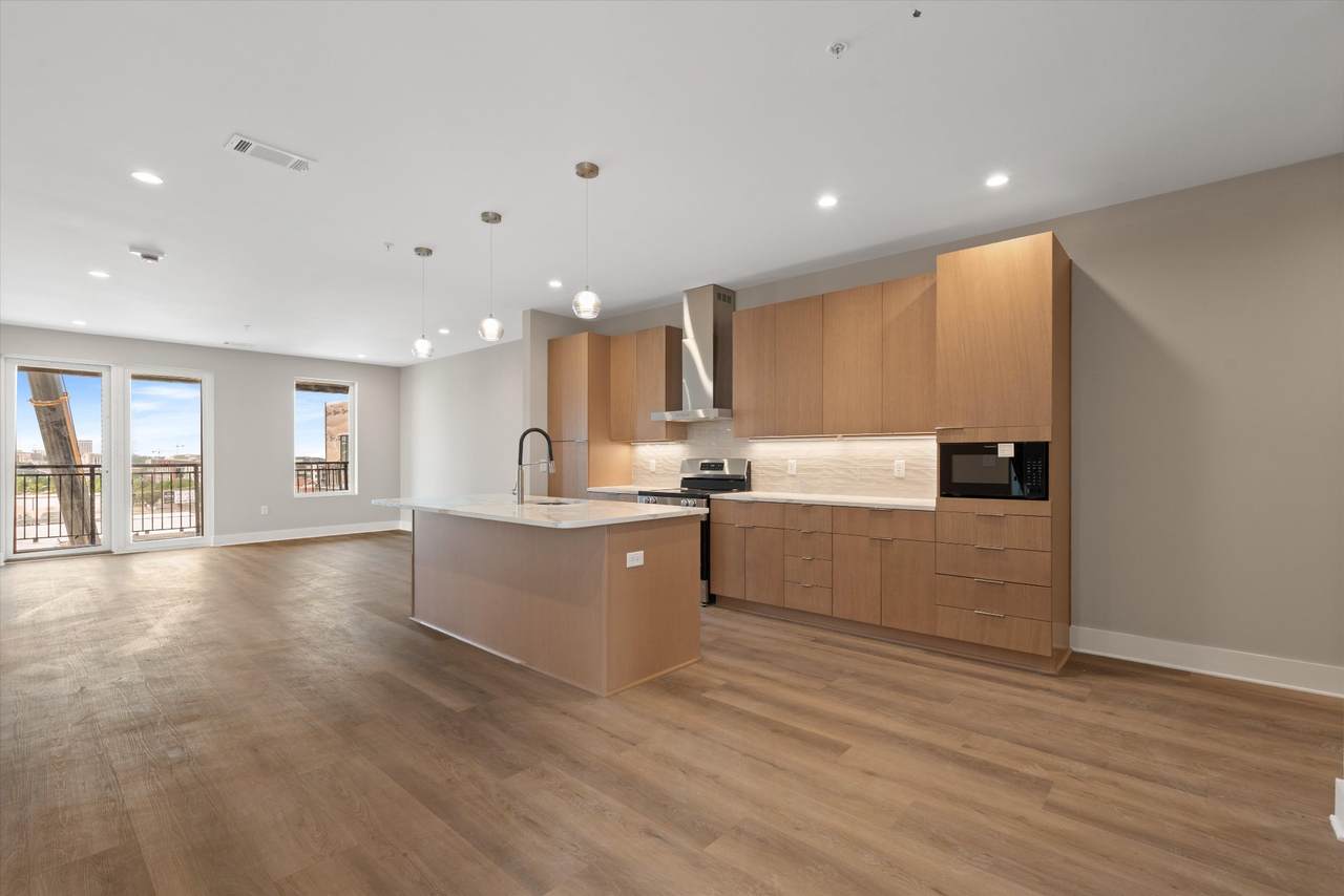 730 Main St - Photo 1