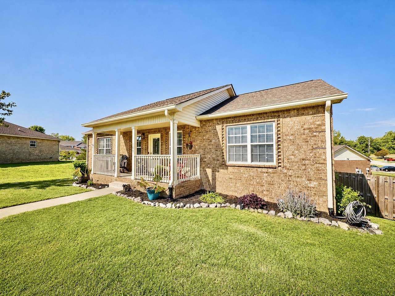 100 Carls Pl - Photo 1