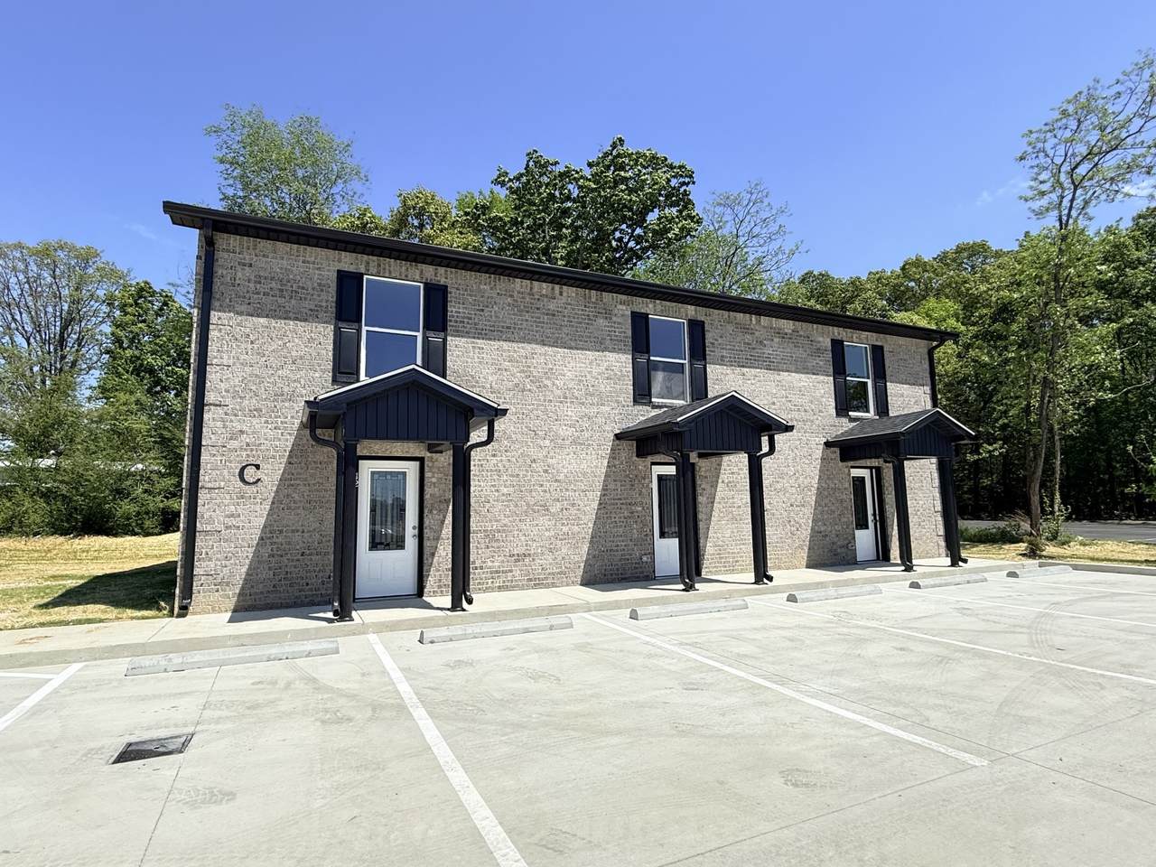 740 Kings Ln - Photo 1