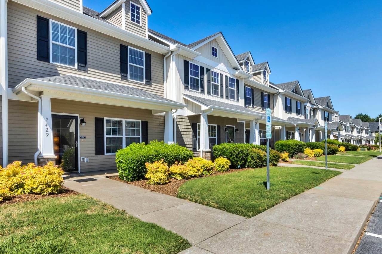 2429 New Holland Cir - Photo 1