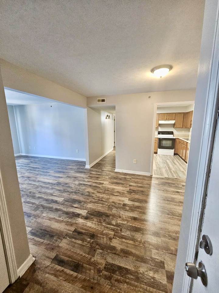 270 Tampa Dr - Photo 1