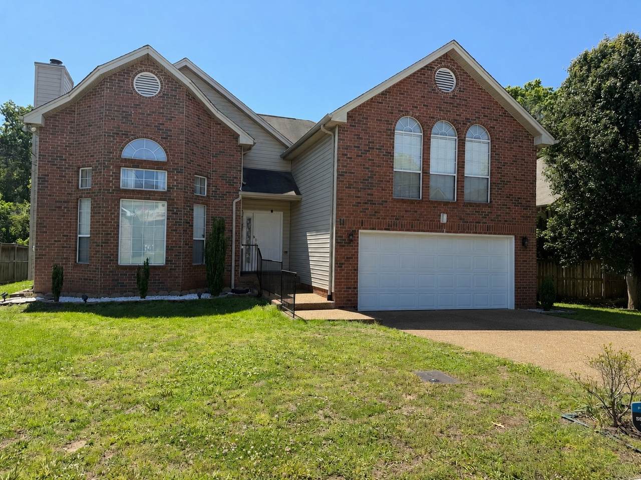 621 Waywood Cir - Photo 1