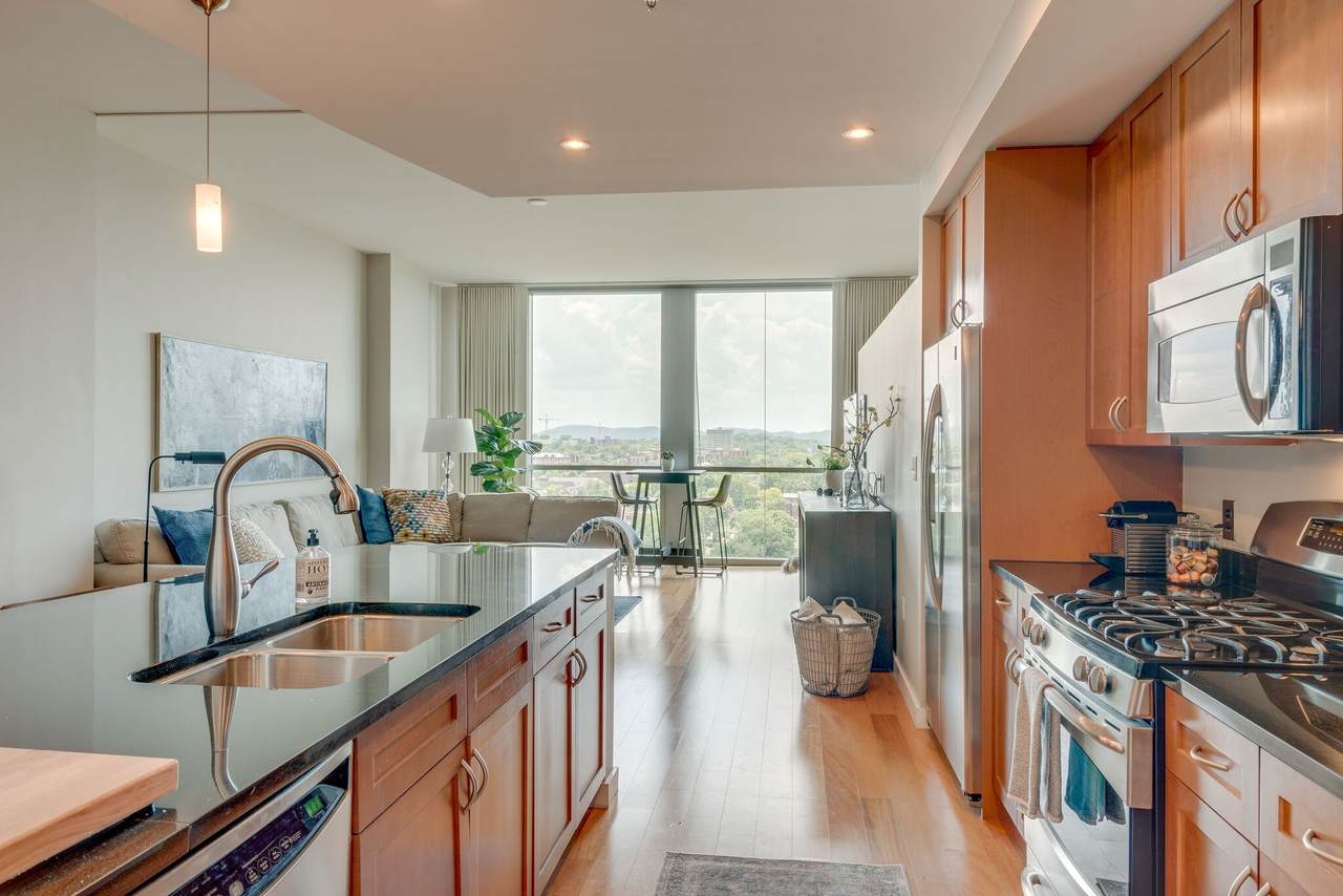 900 20th Ave - Photo 1