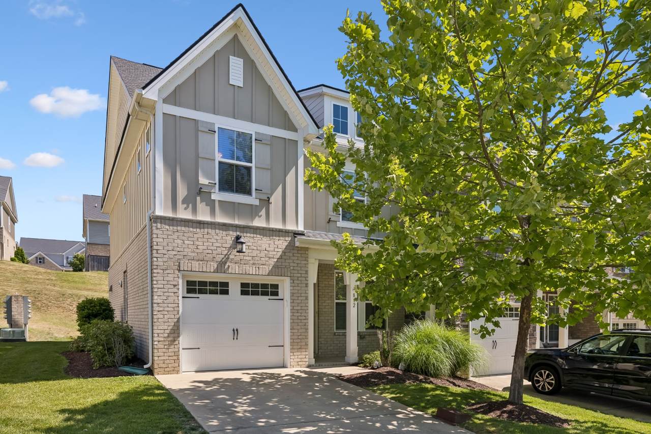 812 Kennear Ln - Photo 1