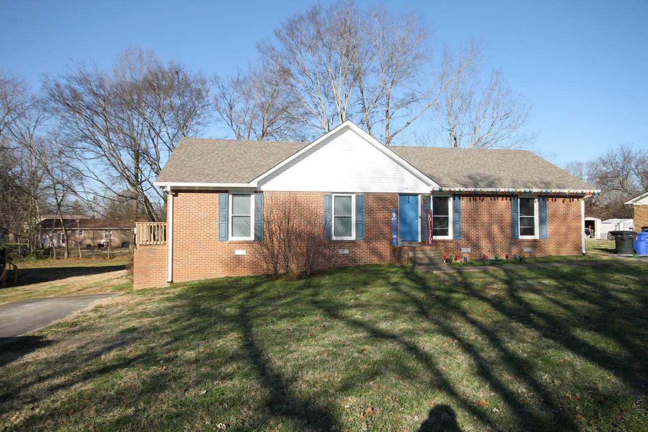 204 Hunter Dr - Photo 1