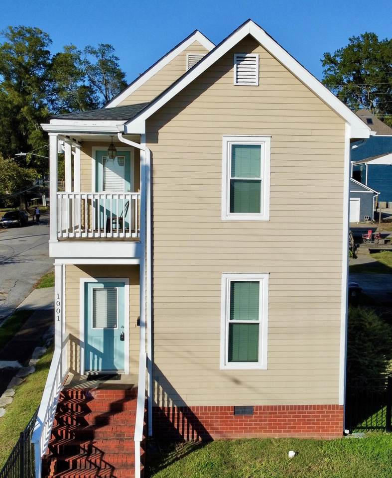 1001 E 11th Street - Photo 1