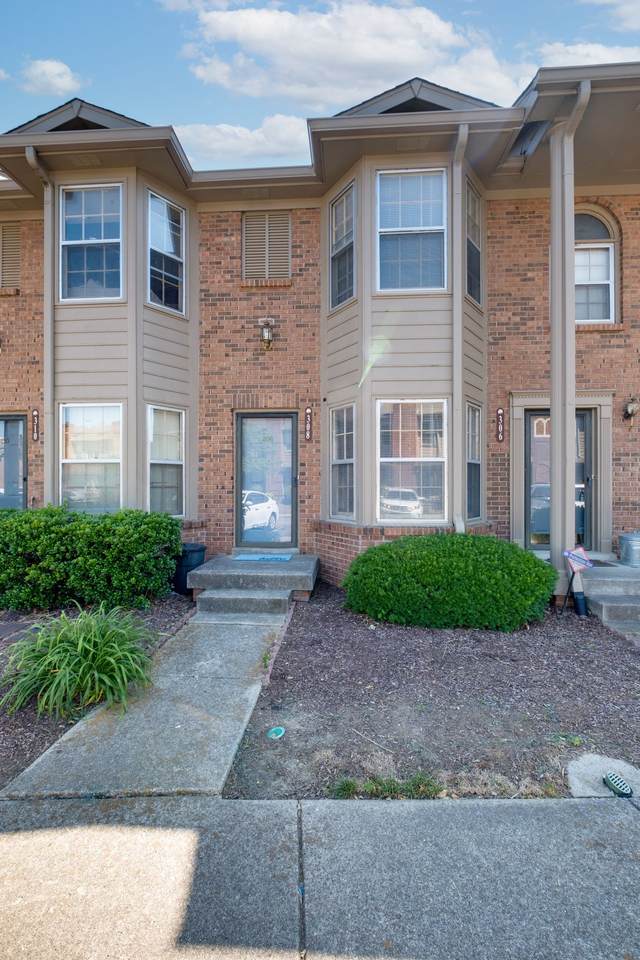 308 Hickory Pl - Photo 1