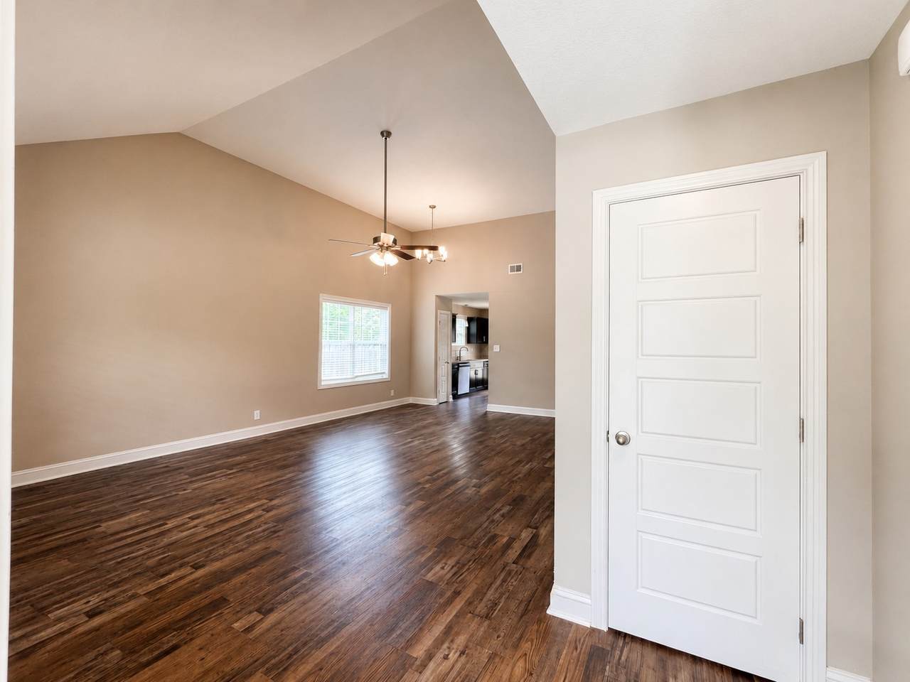 https://bt-photos.global.ssl.fastly.net/nashville/1280_boomver_1_RTC3217015-1.jpg