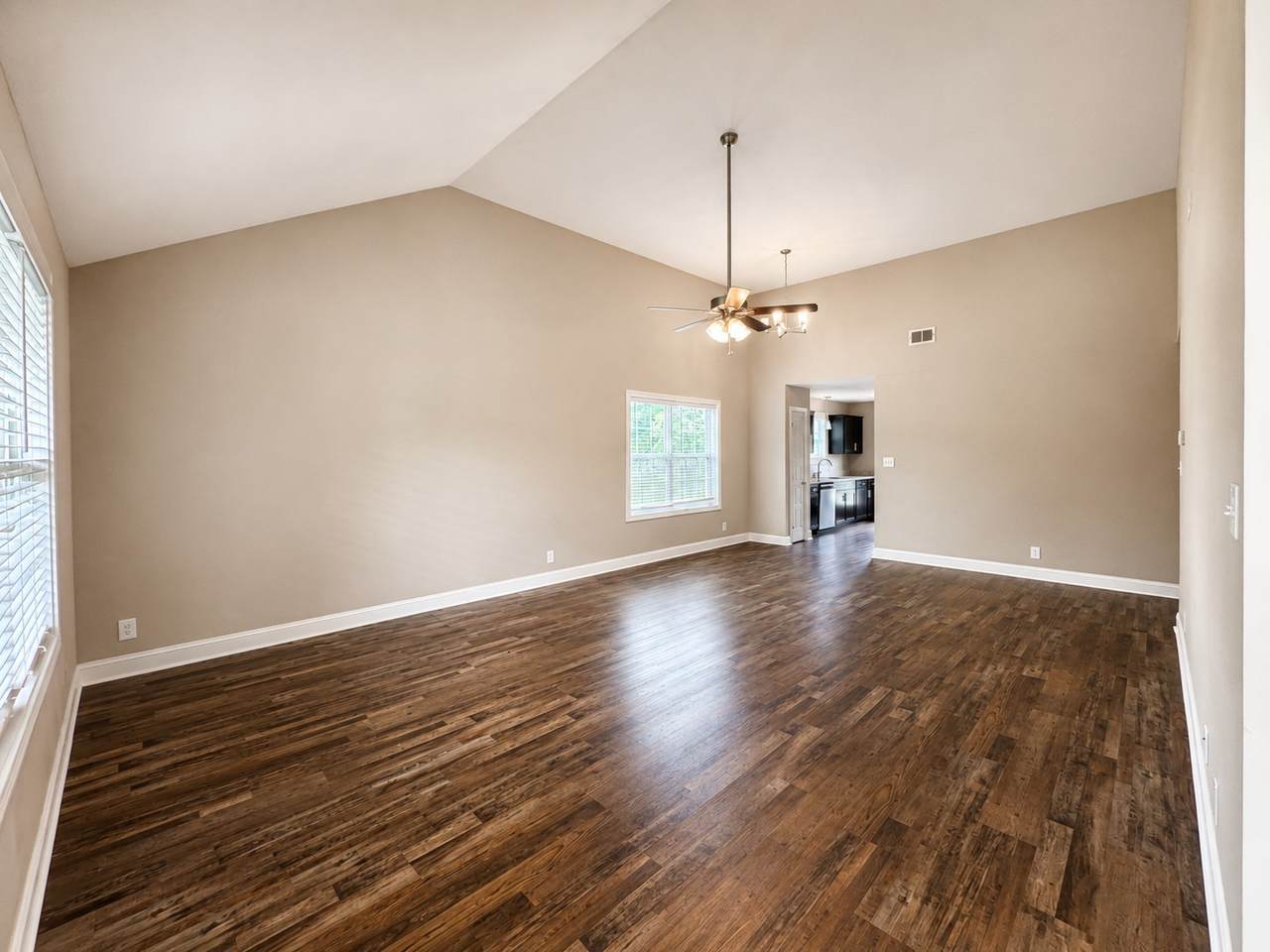 https://bt-photos.global.ssl.fastly.net/nashville/1280_boomver_1_RTC3217015-1.jpg