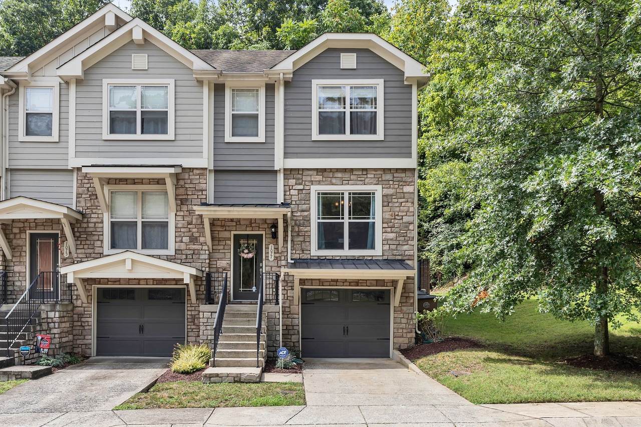 1077 Woodbury Falls Dr - Photo 1