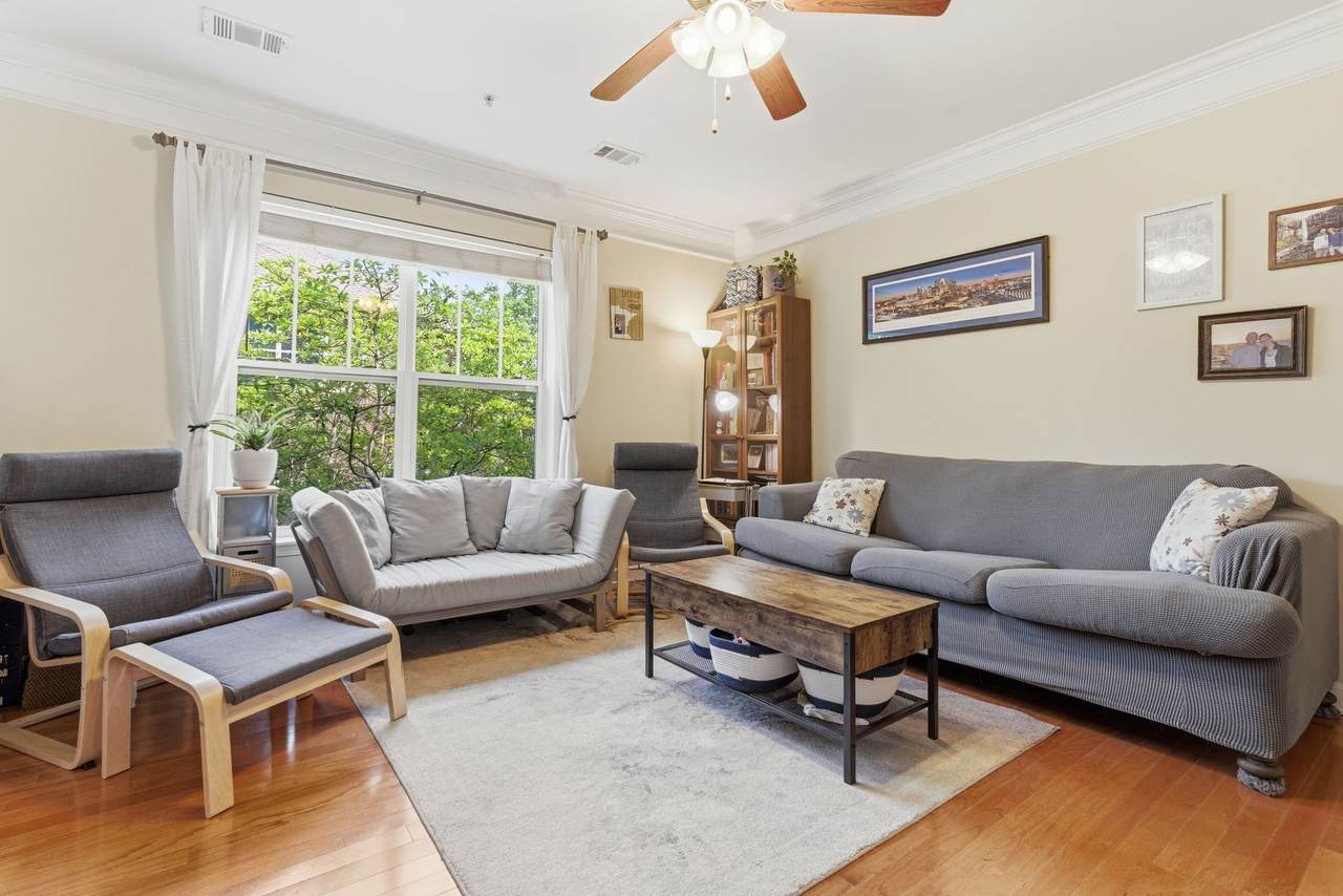 2310 Elliott Ave - Photo 1