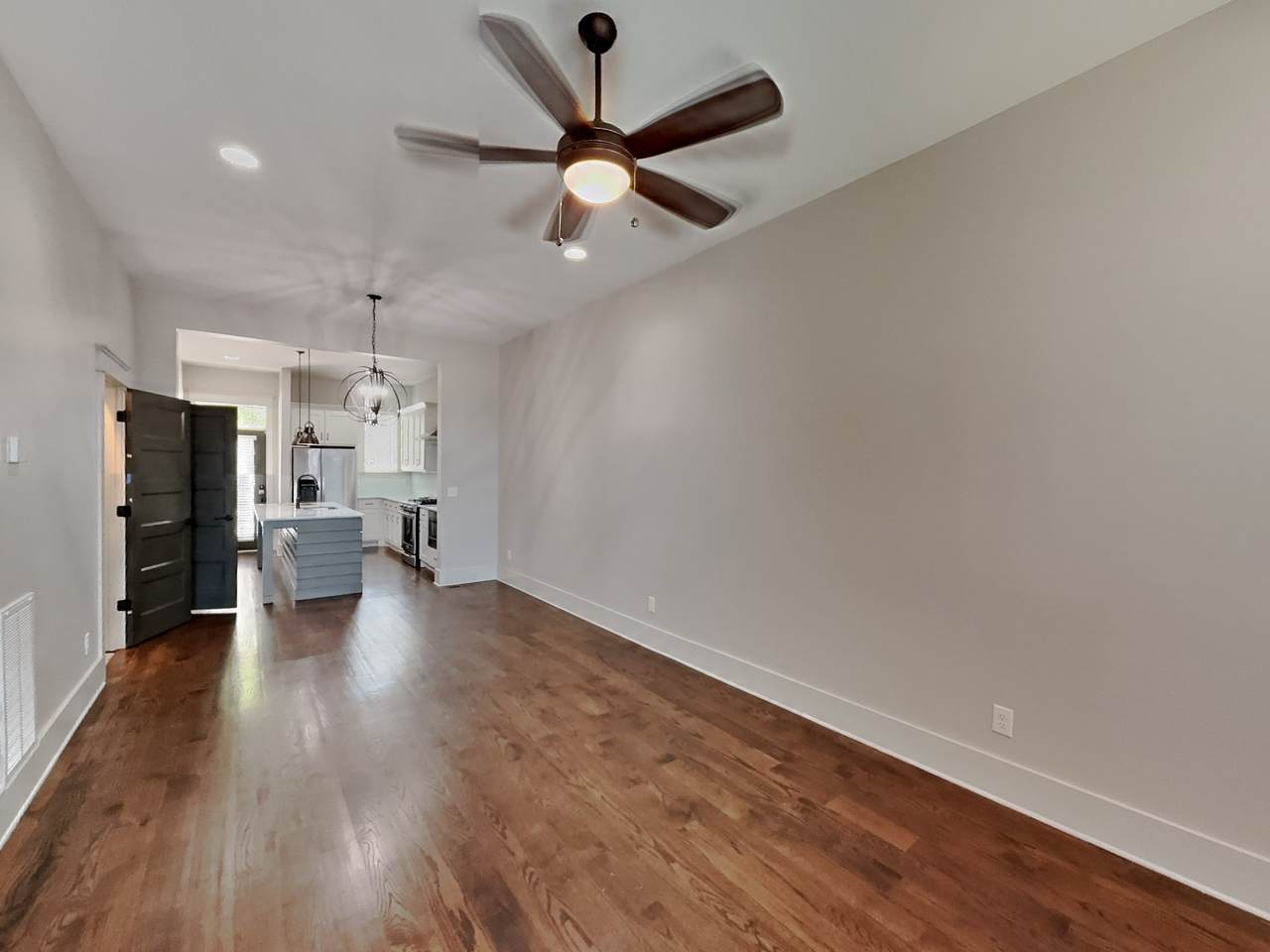 https://bt-photos.global.ssl.fastly.net/nashville/1280_boomver_1_RTC3217315-1.jpg
