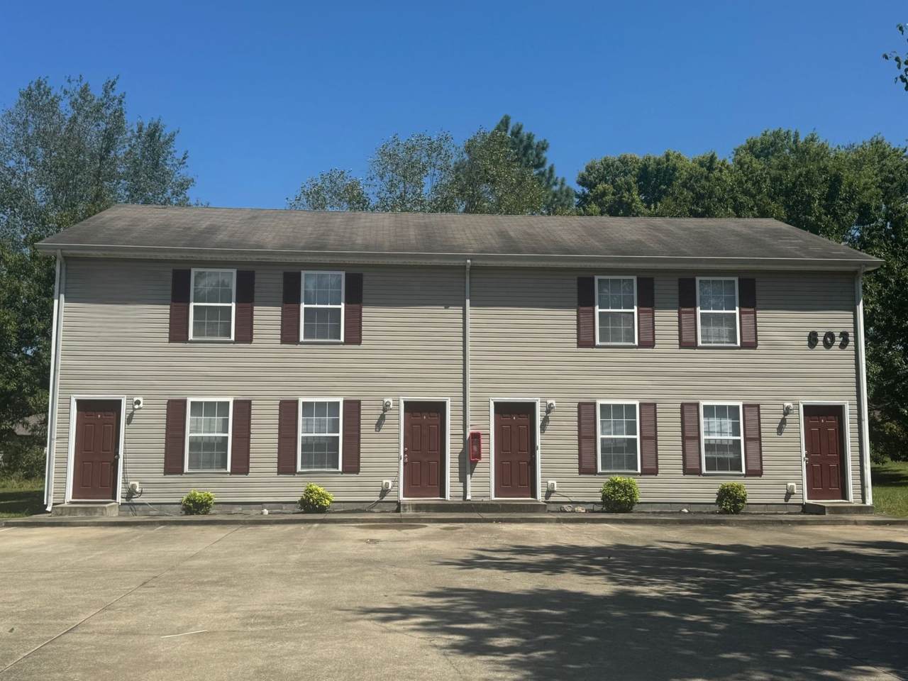 803 Golfview Place - Photo 1