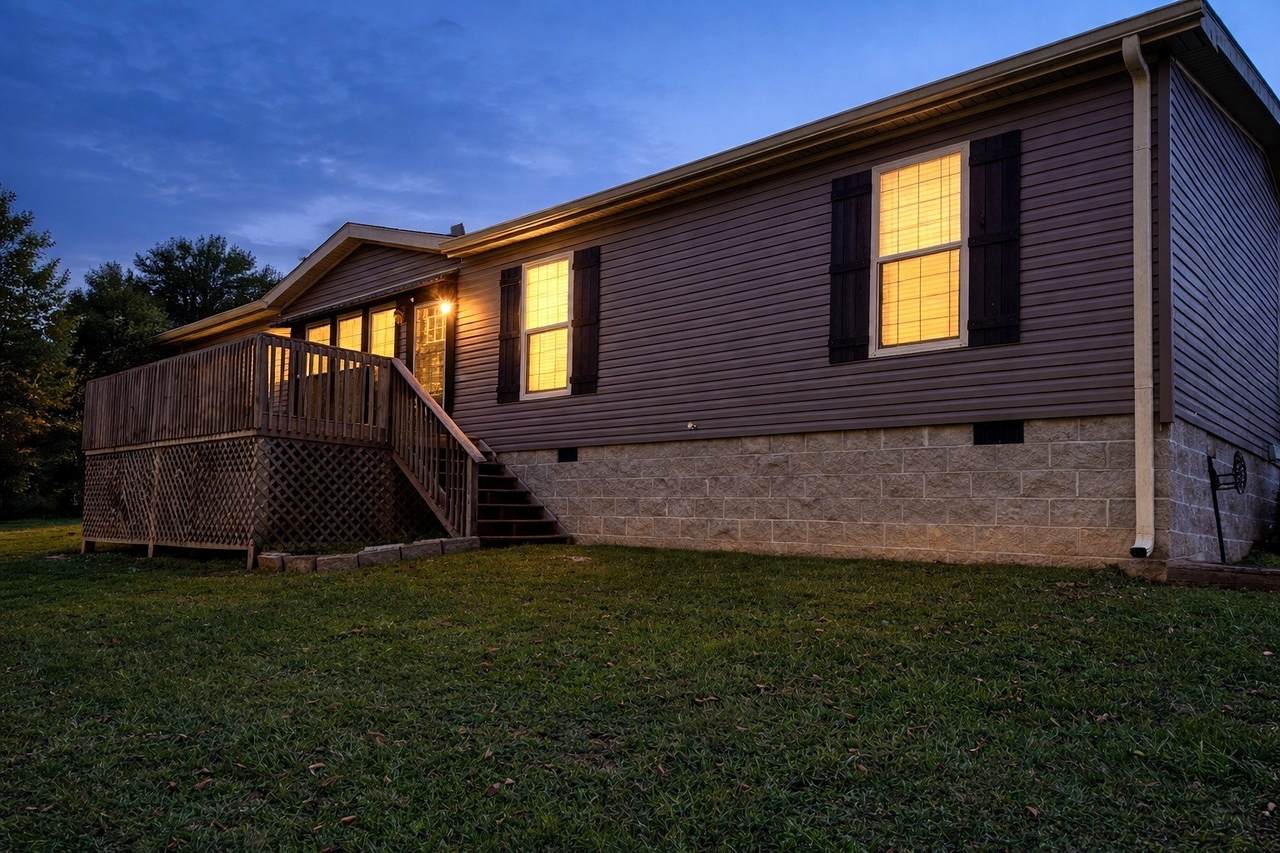 137 Hawkins Rd - Photo 1