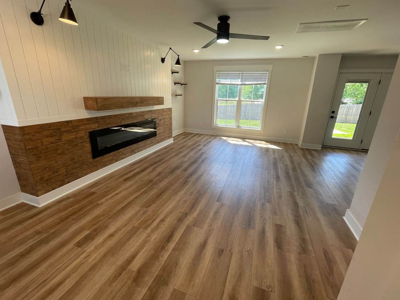 1313 Isaiah Dr - Photo 1