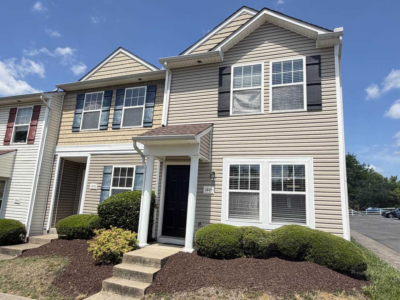1001 Halifax Ln - Photo 1
