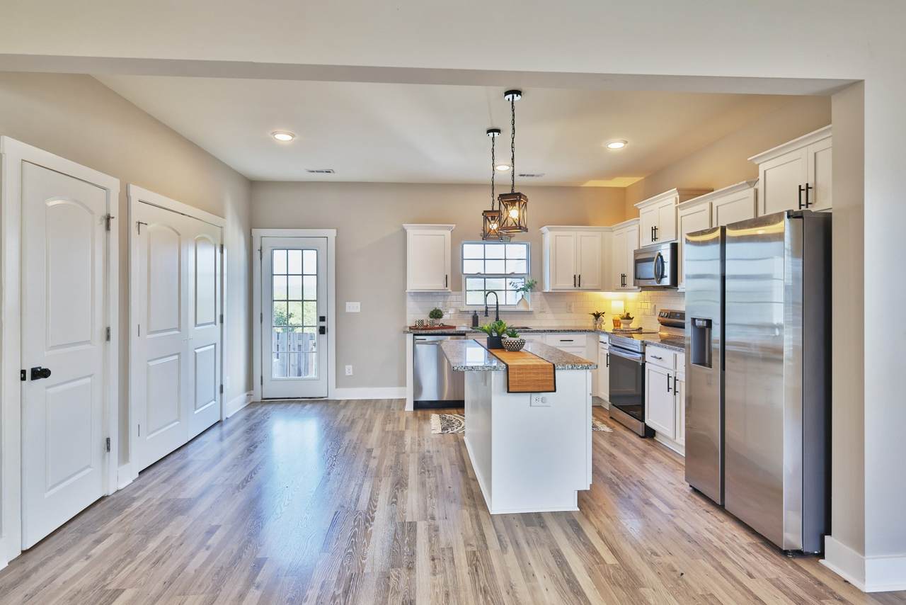 140 Dry Creek Commons Dr - Photo 1