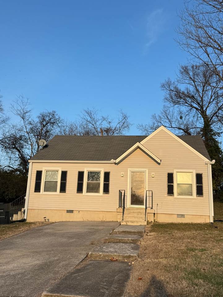 2421 Grover St - Photo 1
