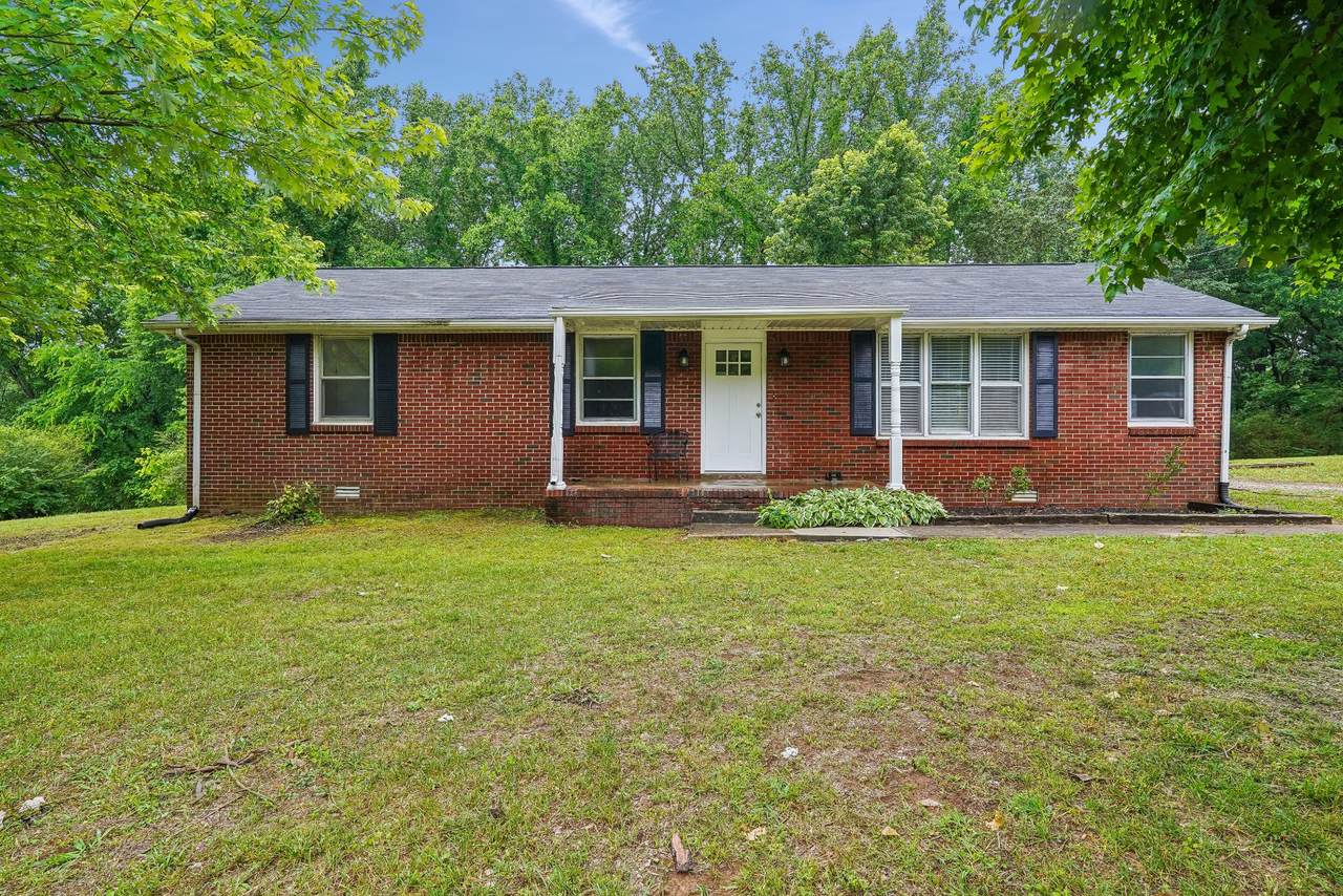 744 Scoutview Rd - Photo 1