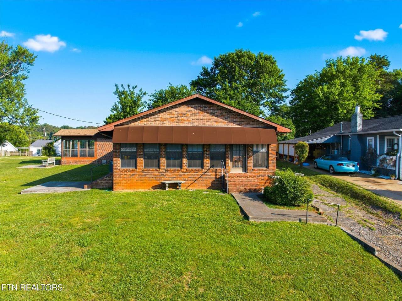 https://bt-photos.global.ssl.fastly.net/nashville/1280_boomver_1_RTC3220201-1.jpg