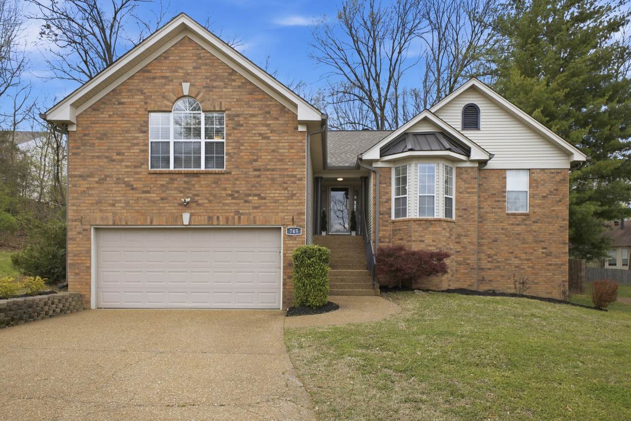 745 Windsor Trce - Photo 1
