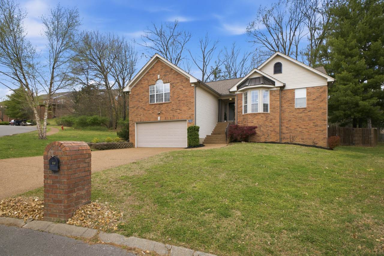 https://bt-photos.global.ssl.fastly.net/nashville/1280_boomver_1_RTC3220281-1.jpg