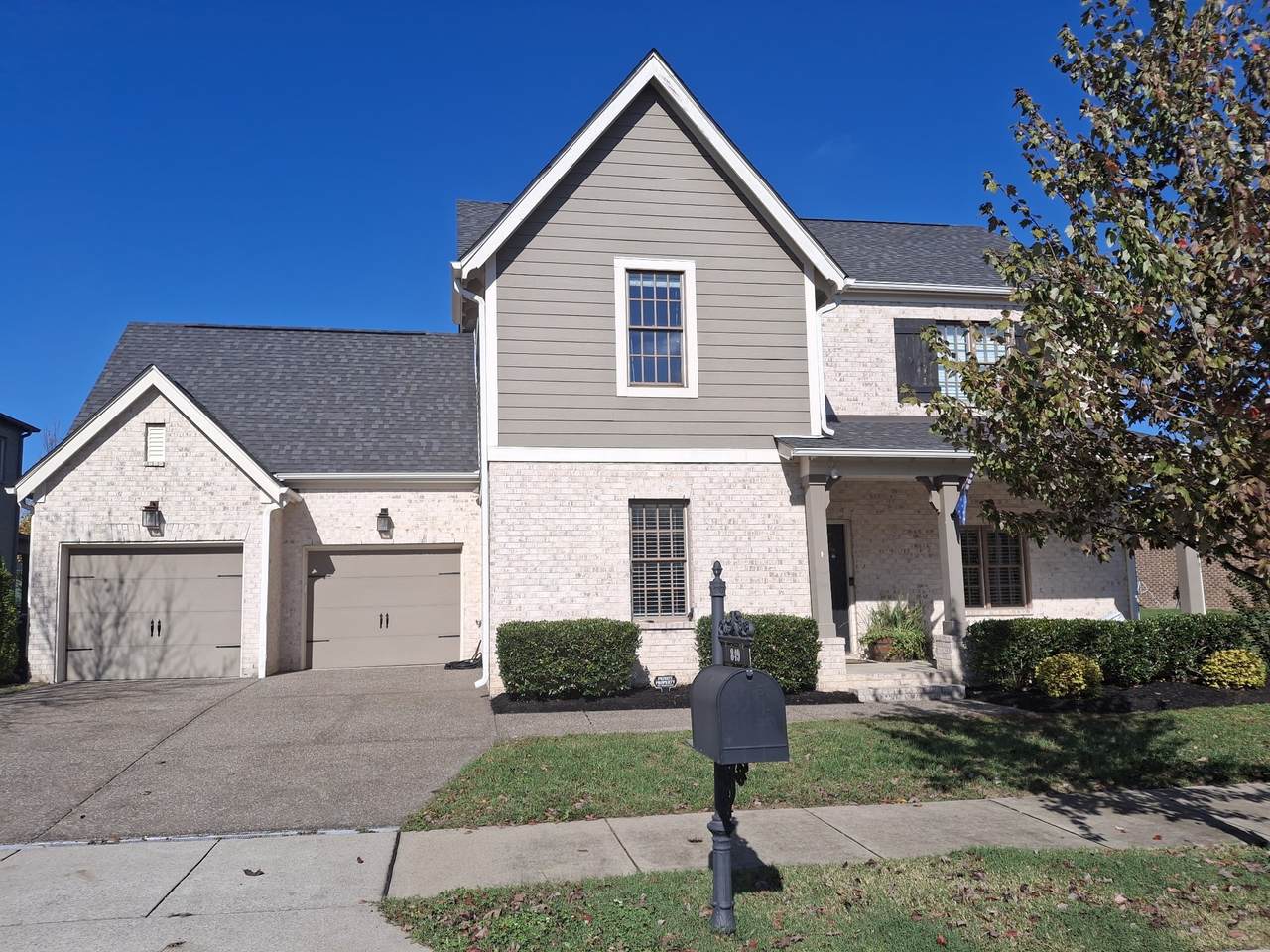 849 Dartmoor Ln - Photo 1