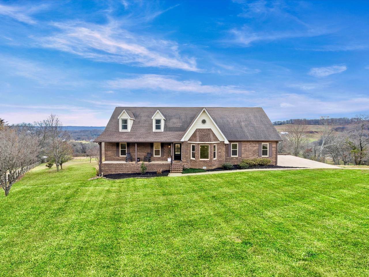 850 Hillwood Dr - Photo 1