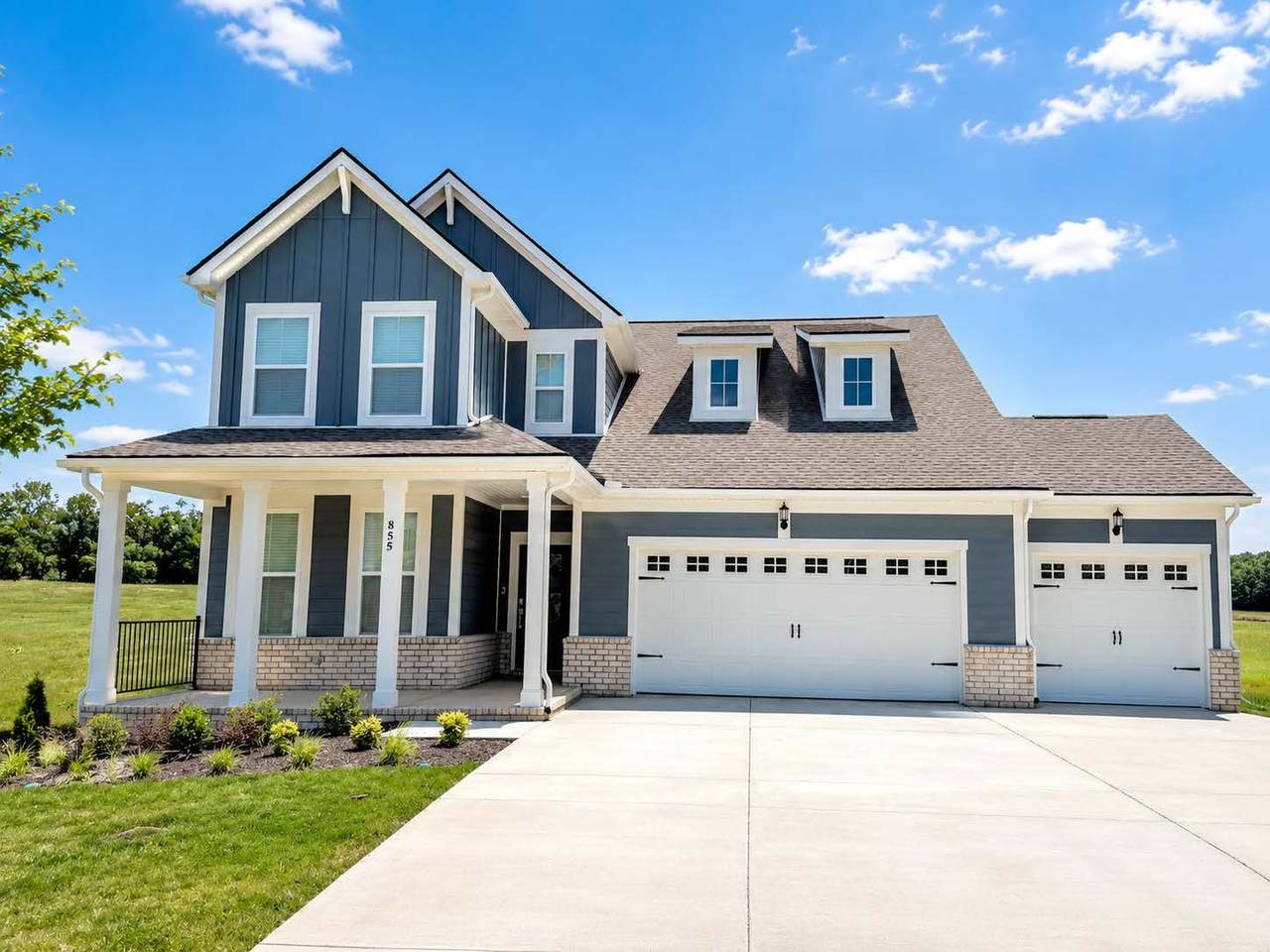 855 Bur Oak Ct - Photo 1