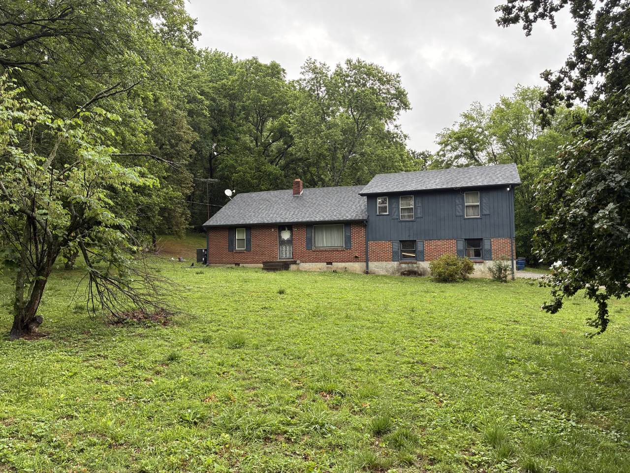 1083 Tulip Grove Rd - Photo 1
