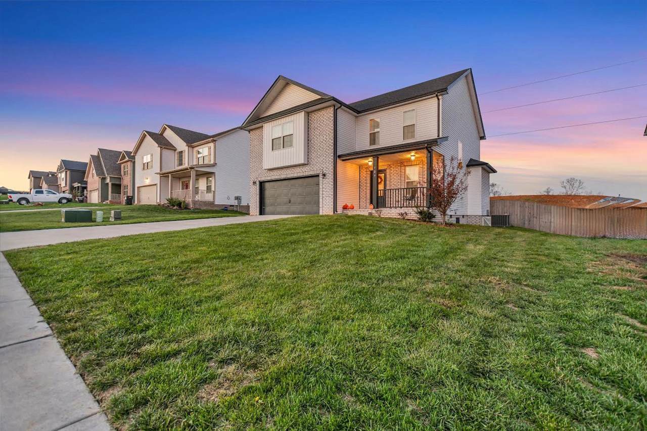 729 Banister Dr - Photo 1