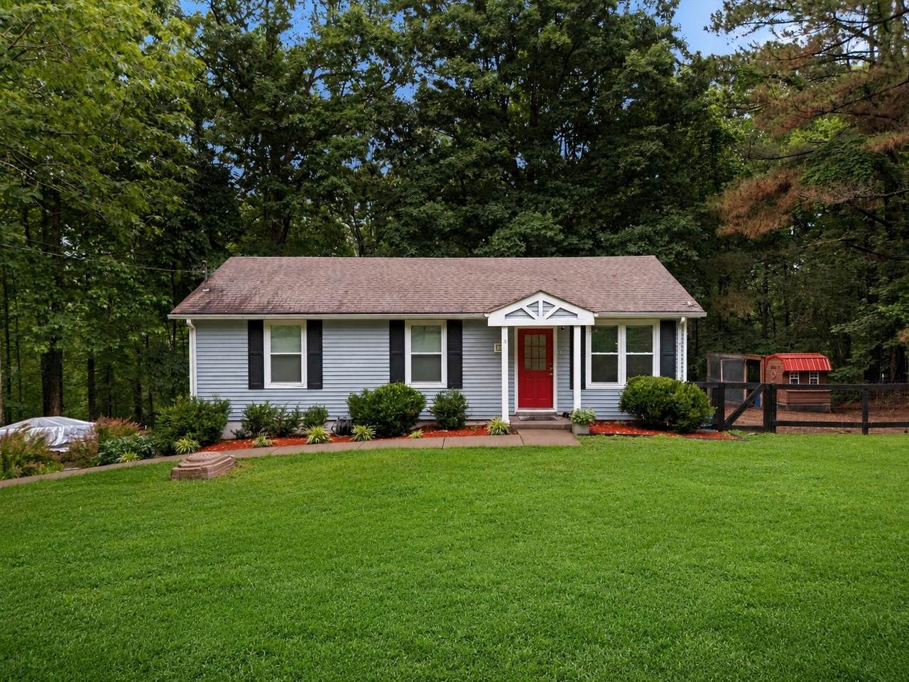 1101 Valley View Rd - Photo 1