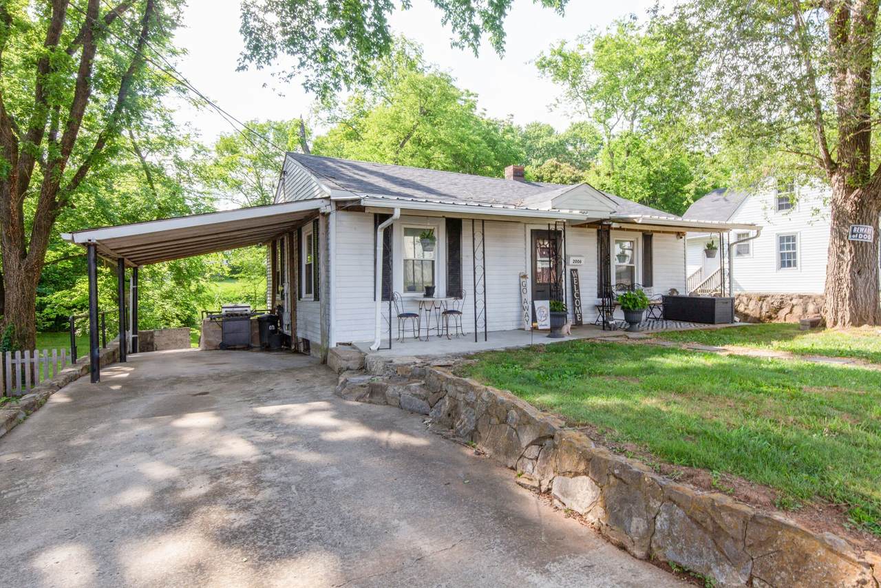 2006 Thomas Ave - Photo 1