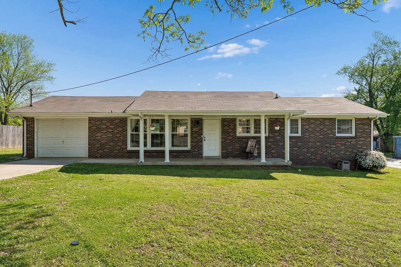 205 Martha St - Photo 1