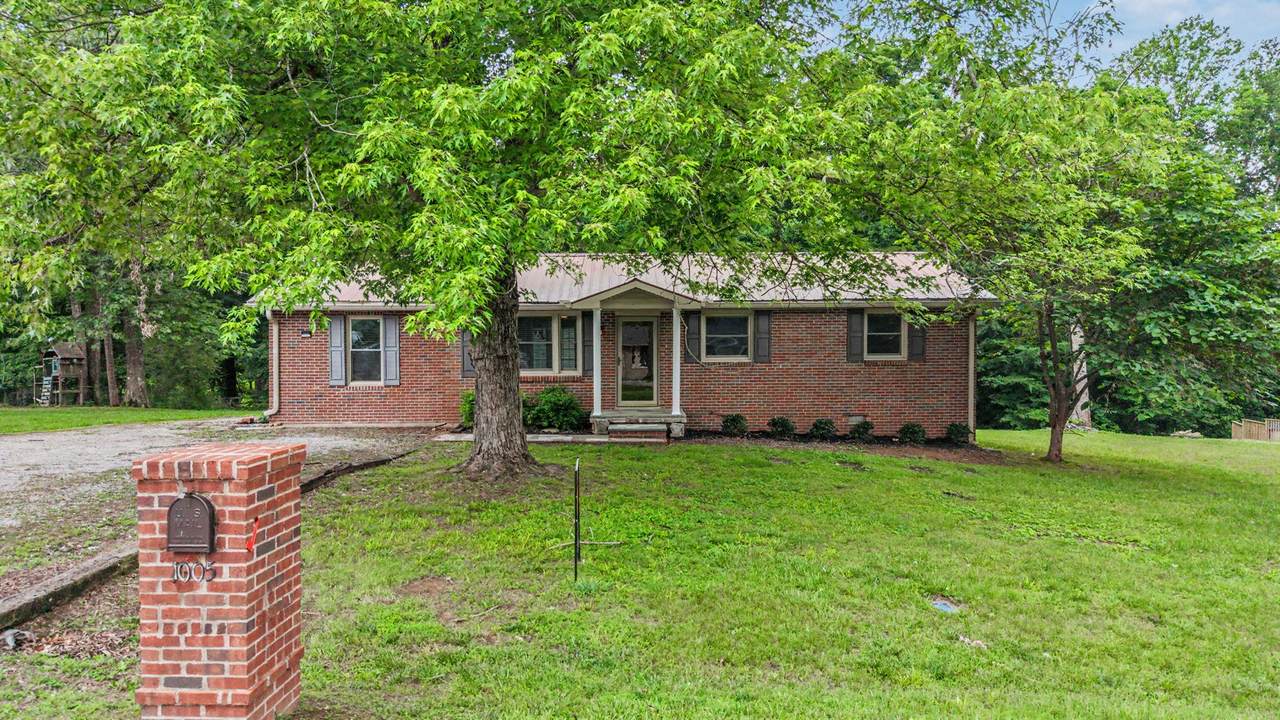 1005 Pinewood Ct - Photo 1