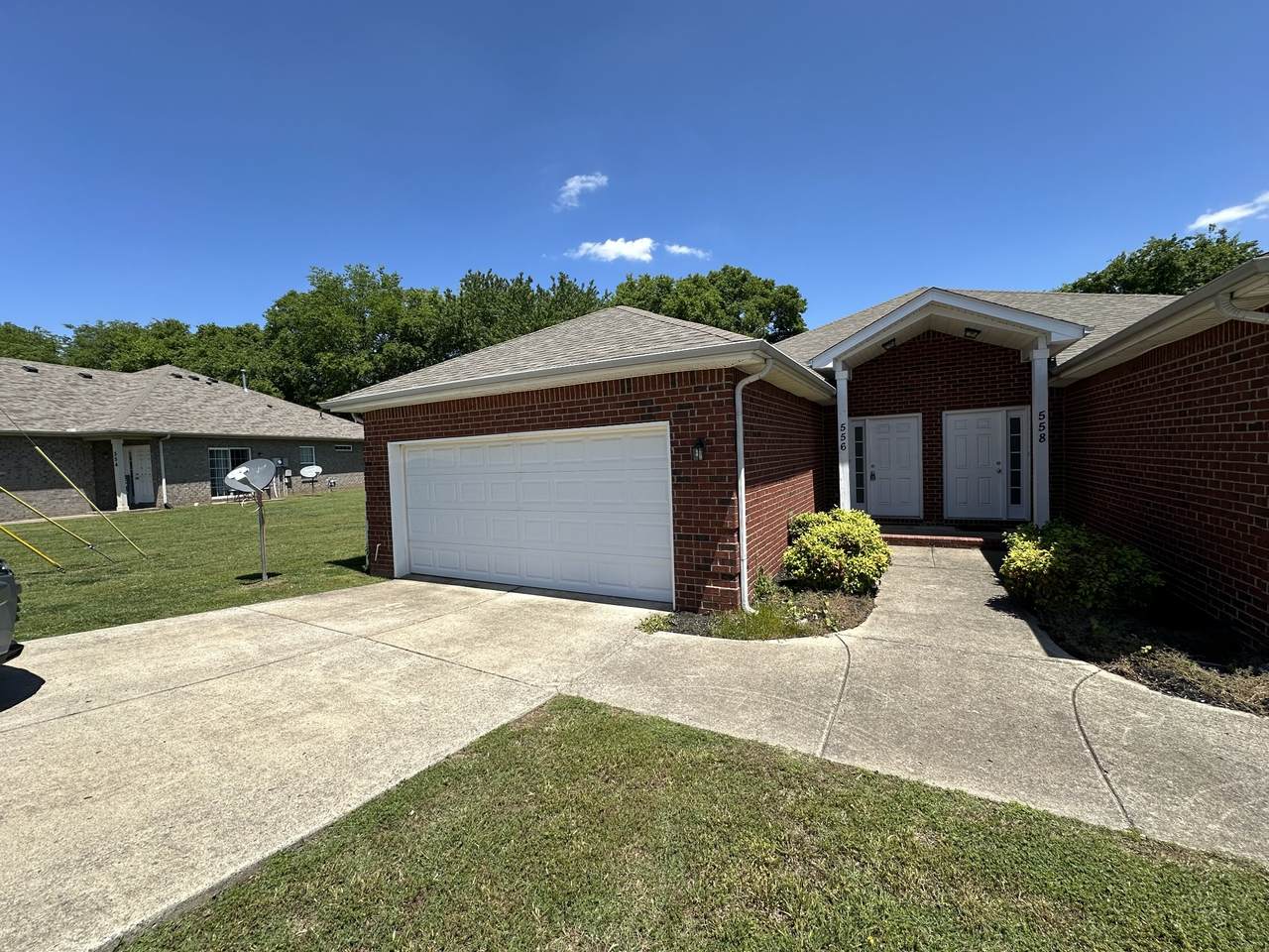 556 Rose Cottage Cir - Photo 1