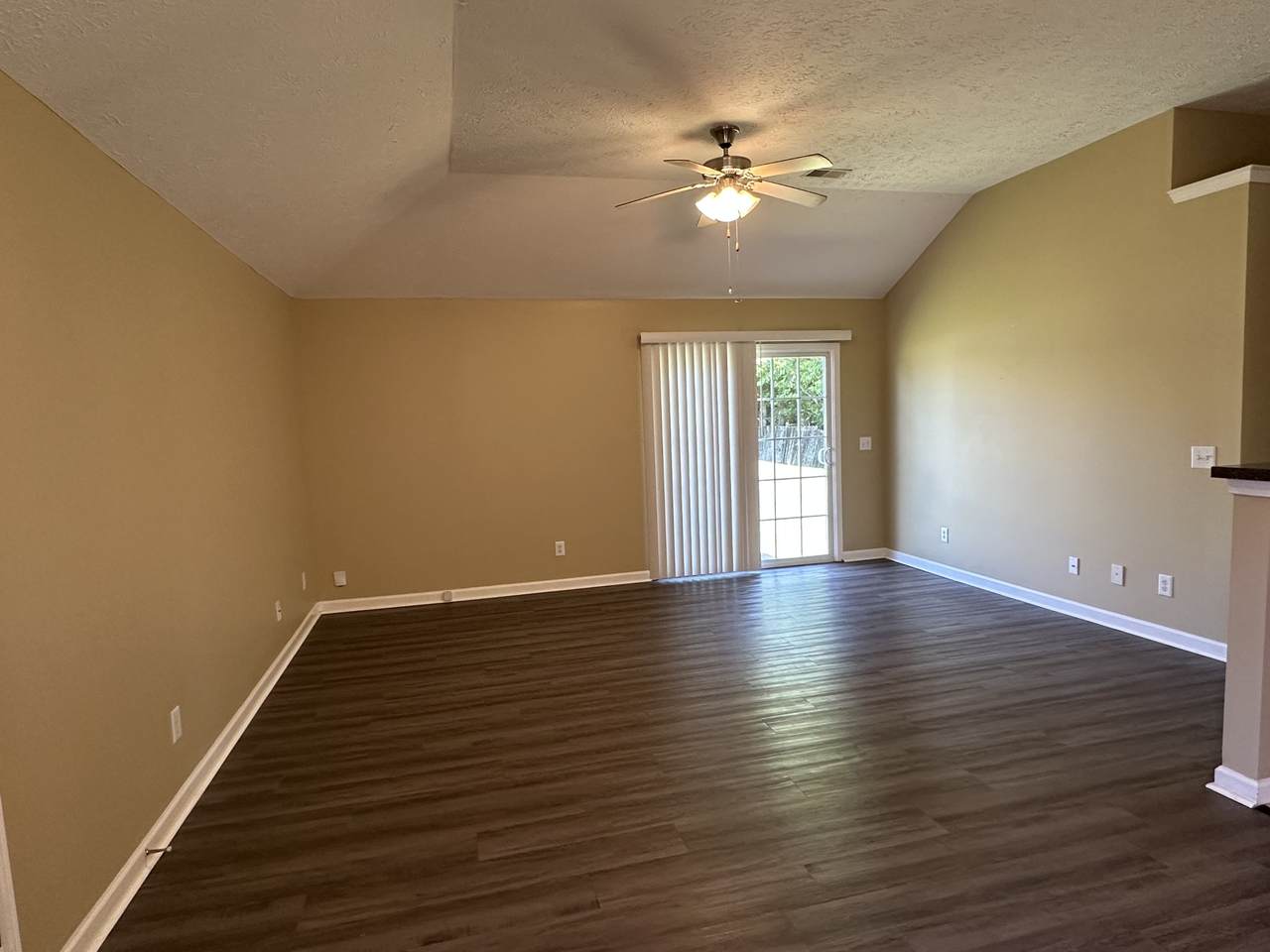 https://bt-photos.global.ssl.fastly.net/nashville/1280_boomver_1_RTC3221167-1.jpg
