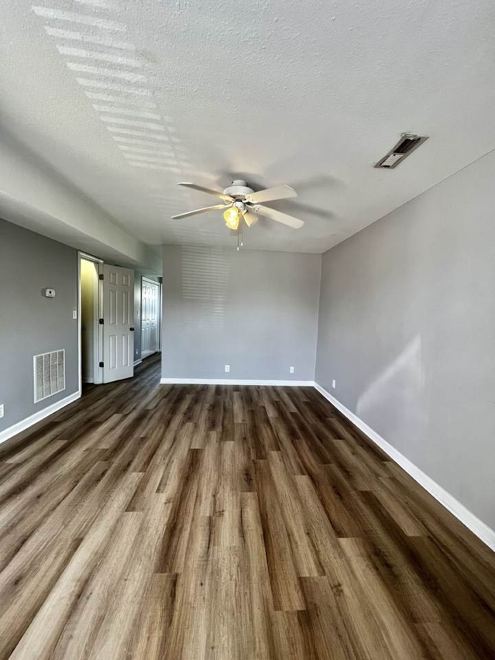 https://bt-photos.global.ssl.fastly.net/nashville/1280_boomver_1_RTC3221250-1.jpg