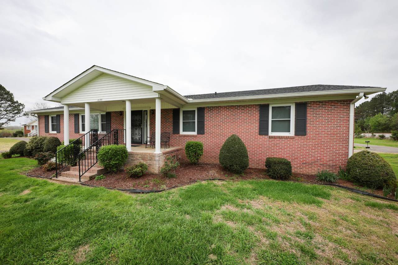 1035 Fox Ln - Photo 1