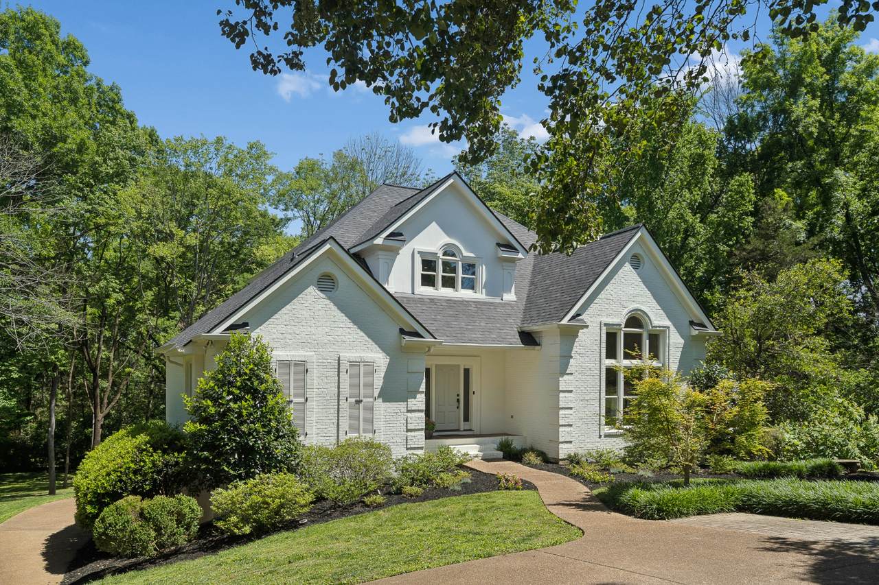 925 Ashford Ct - Photo 1