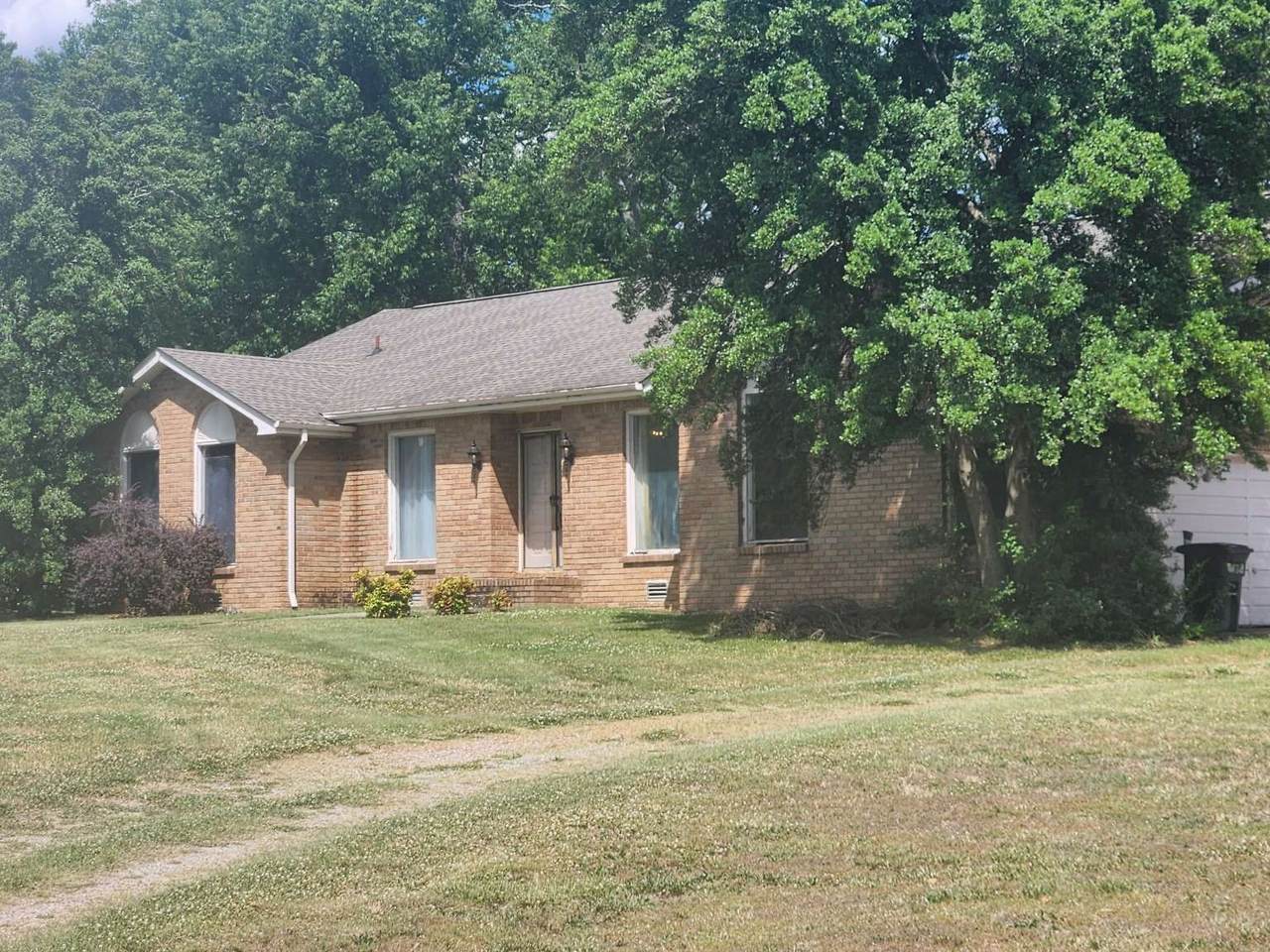 https://bt-photos.global.ssl.fastly.net/nashville/orig_boomver_1_RTC3221556-1.jpg
