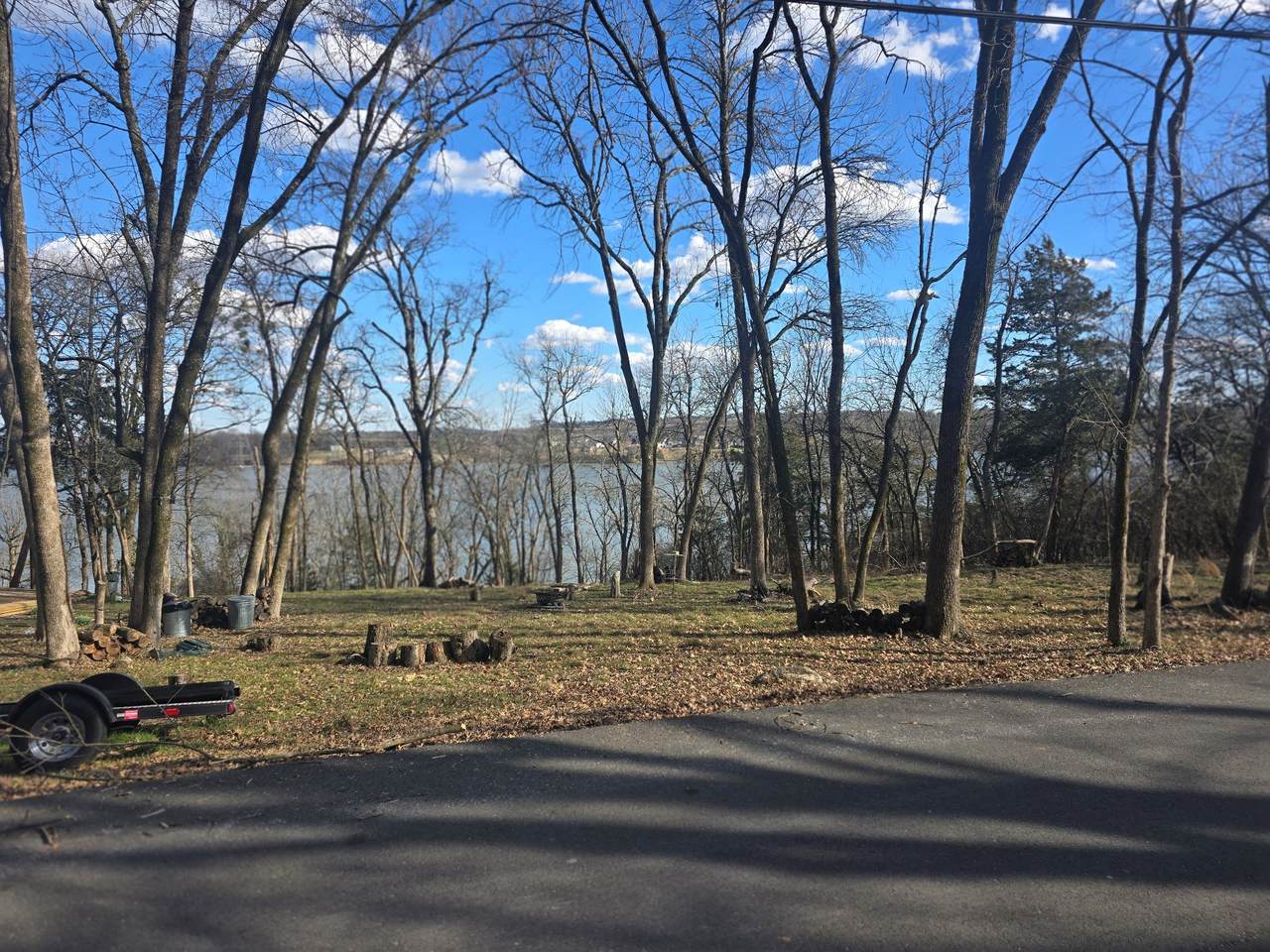 1060 Hickory Harbor Dr - Photo 1
