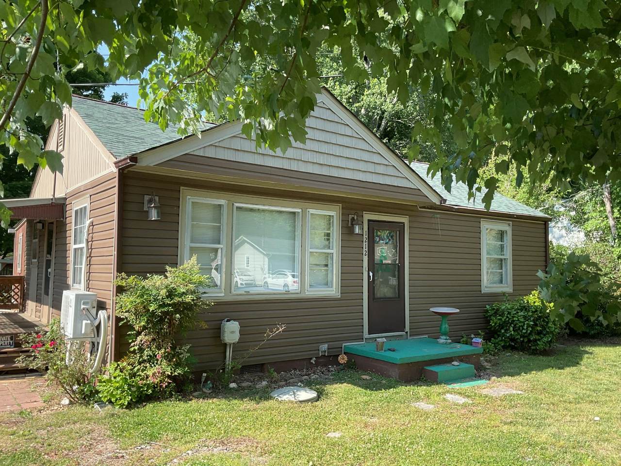 https://bt-photos.global.ssl.fastly.net/nashville/1280_boomver_1_RTC3222052-1.jpg