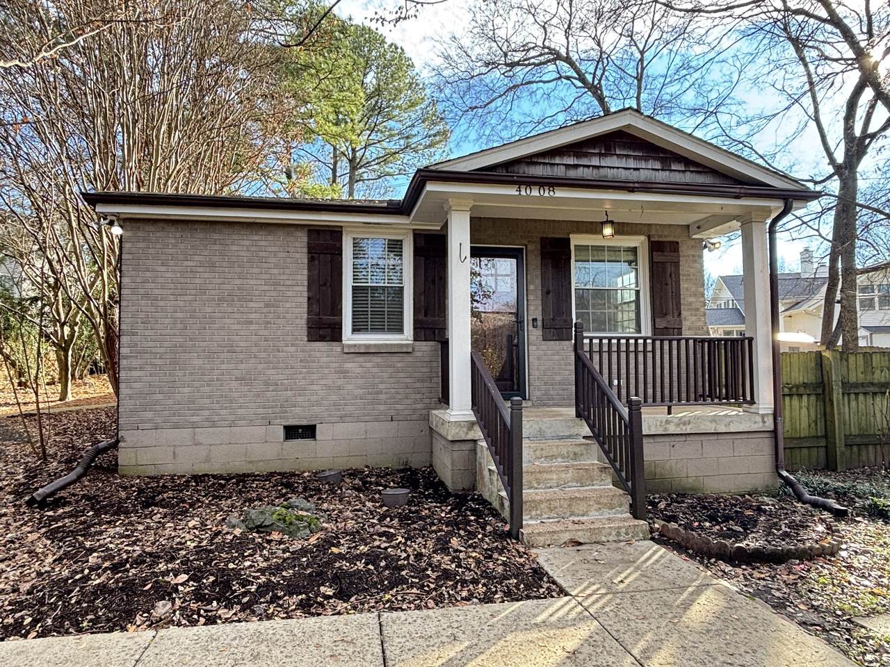 4008 Cambridge Ave - Photo 1