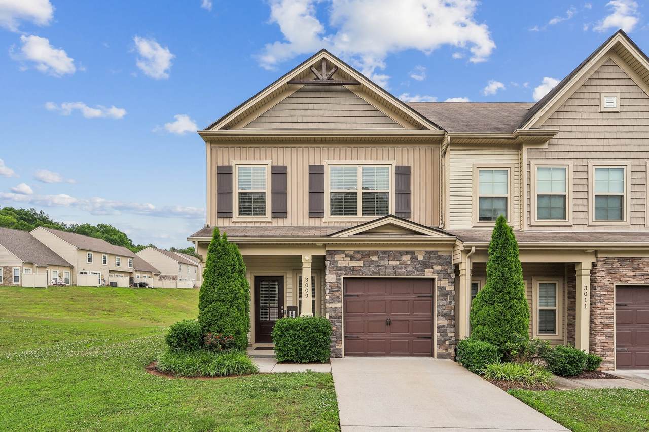 3009 Thornbury Pl - Photo 1
