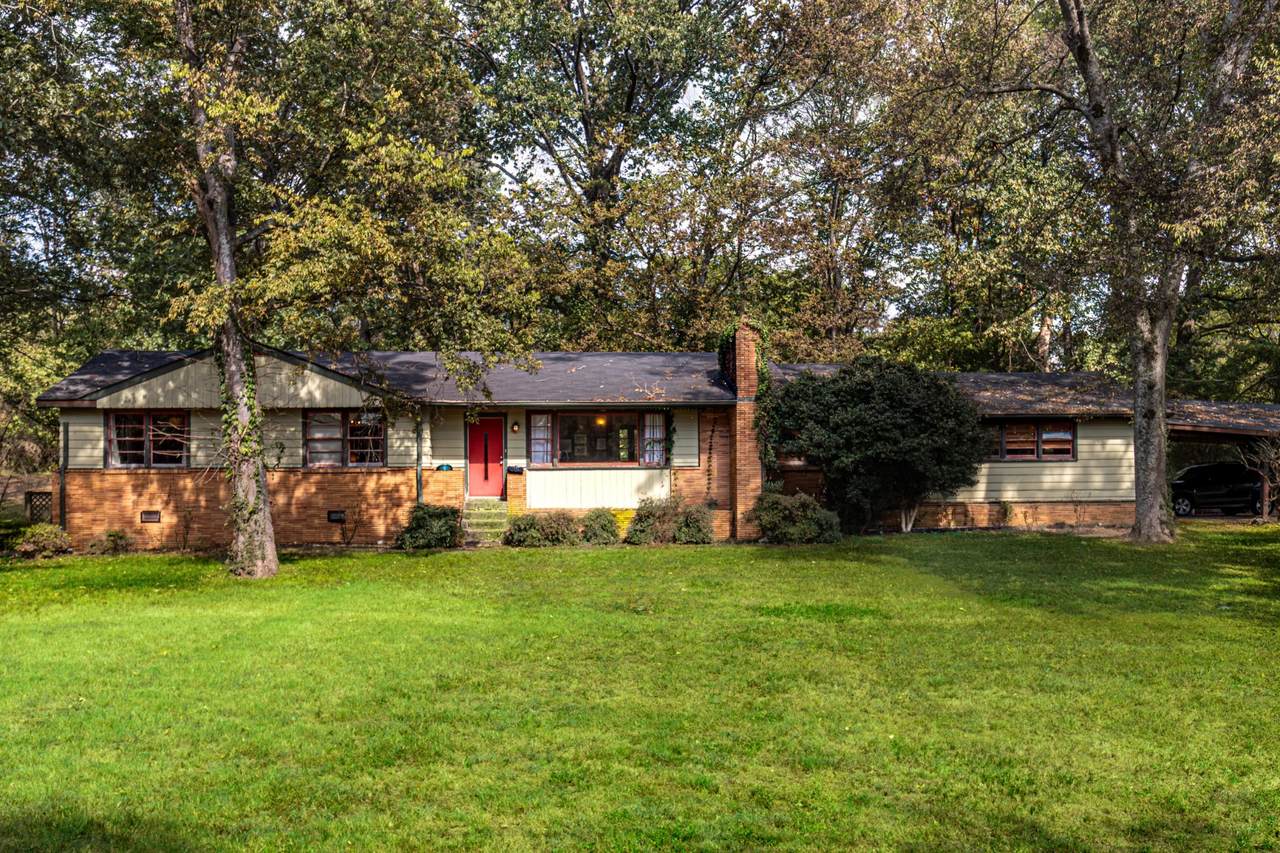 1109 Berwick Trl - Photo 1