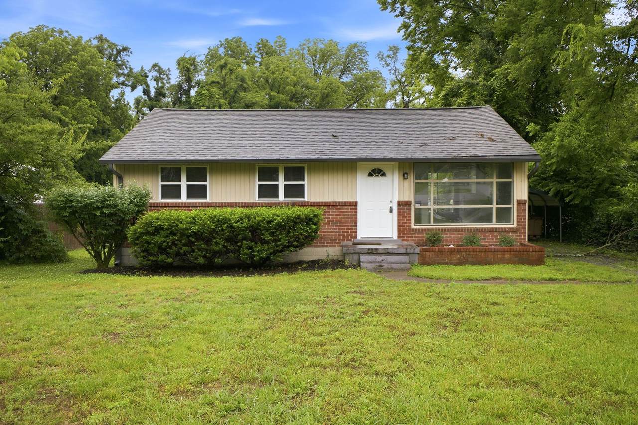 902 Virginia Ave - Photo 1