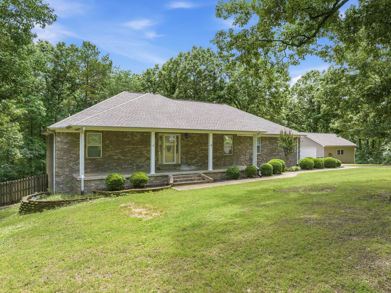 https://bt-photos.global.ssl.fastly.net/nashville/1280_boomver_1_RTC3223713-1.jpg