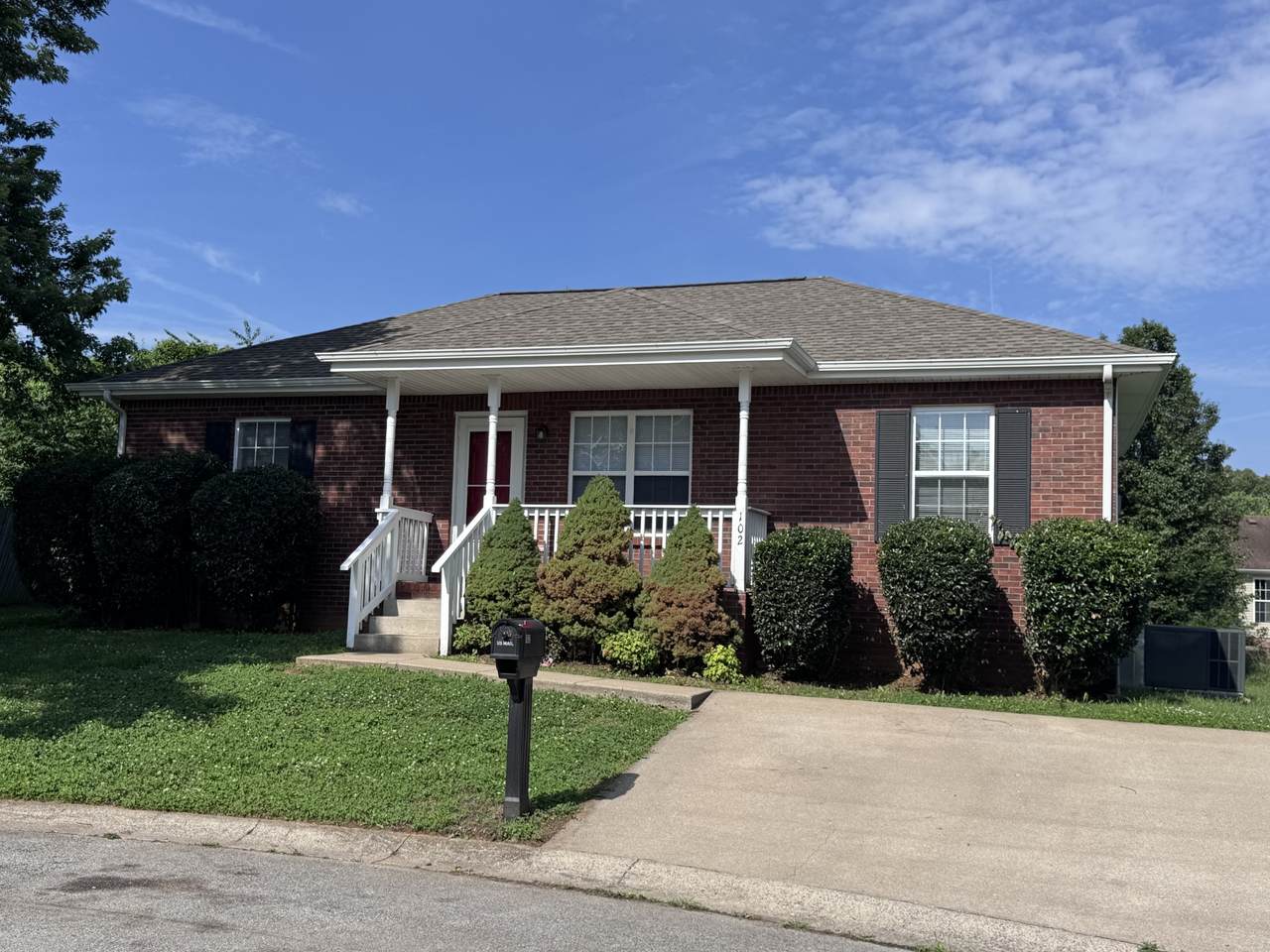 102 Eaglewood Court - Photo 1