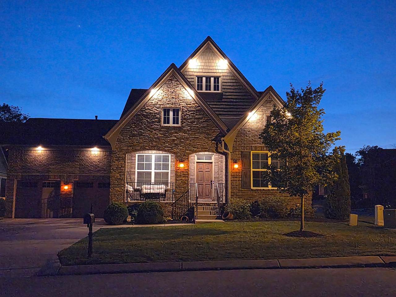 263 Caroline Way - Photo 1